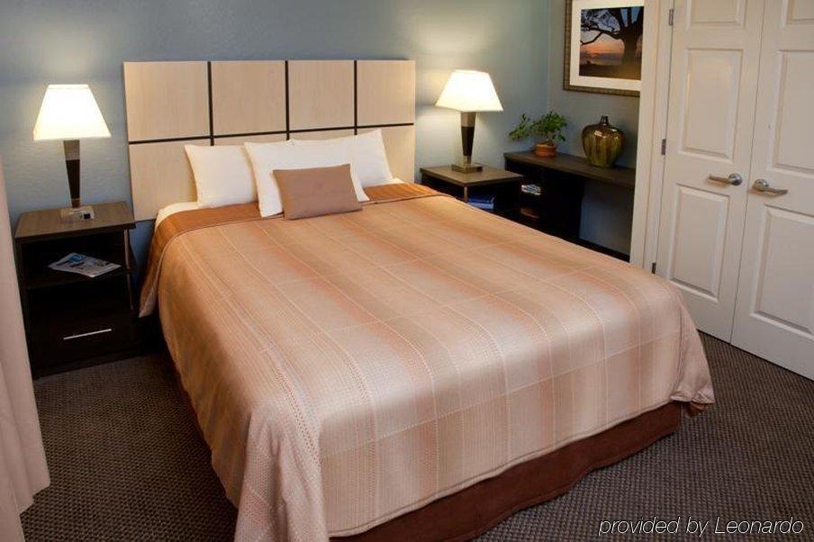 Hotel Sonesta Simply Detroit 3*